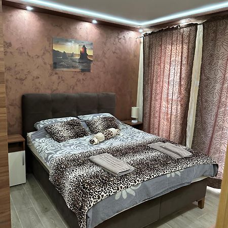 Imperija Apartment ครากูเยวัตส์ ภายนอก รูปภาพ